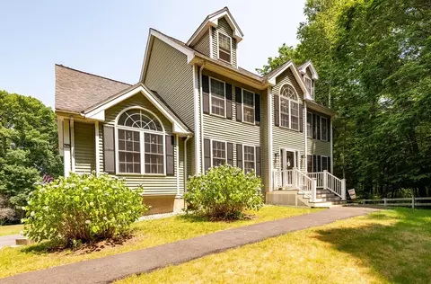 25 Colonial Farm Rd, Haverhill, MA 01832