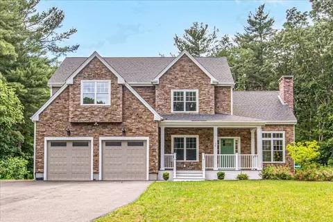 26 Walnut St, Plainville, MA 02762