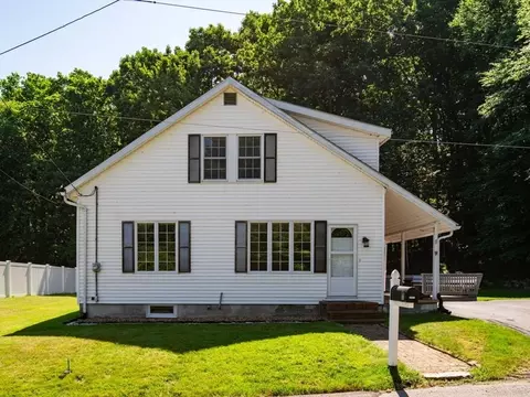 11 Baker St, Amesbury, MA 01913