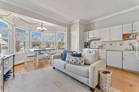 38 Pleasant St #8, Boston, MA 02125