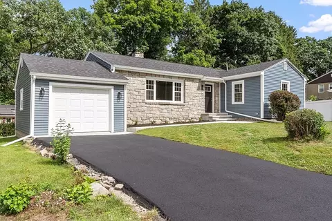 5 5th Ave, Dudley, MA 01571