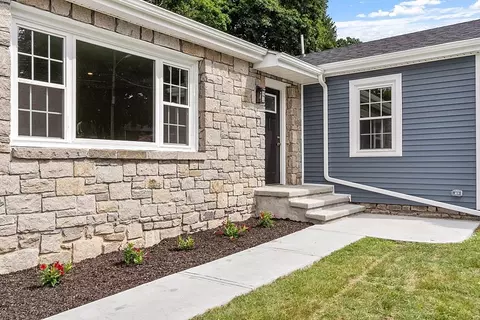 5 5th Ave, Dudley, MA 01571 photo 2
