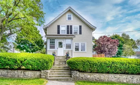 83 Park St, Melrose, MA 02176
