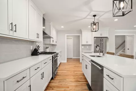 Kitchen - 19 Warren St, Georgetown, MA 01833 photo 3 of 7