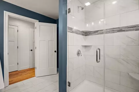 Bath - 19 Warren St, Georgetown, MA 01833 photo 4 of 4