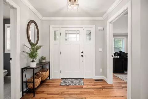 Entry Way - 19 Warren St, Georgetown, MA 01833 photo 2 of 5