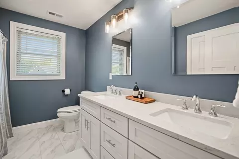 Bath - 19 Warren St, Georgetown, MA 01833 photo 2 of 4