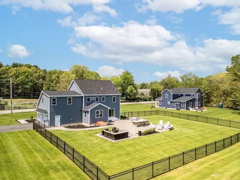 Exterior - 19 Warren St, Georgetown, MA 01833 photo 5 of 5