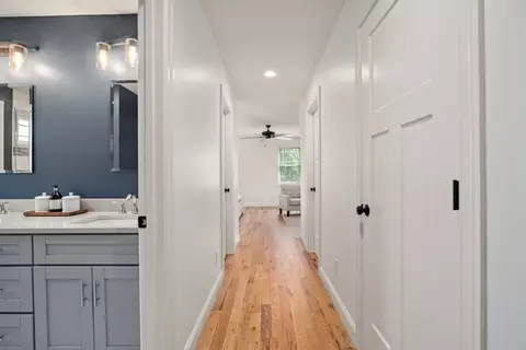 Entry Way - 19 Warren St, Georgetown, MA 01833 photo 5 of 5