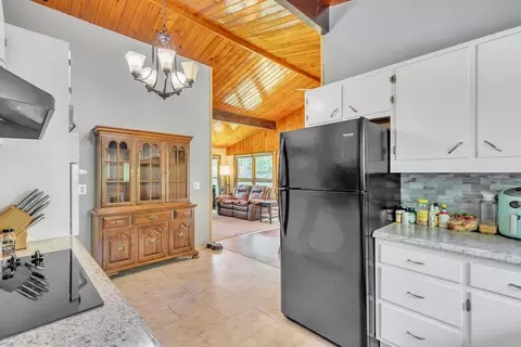 66 High St, Upton, MA 01568 photo 24