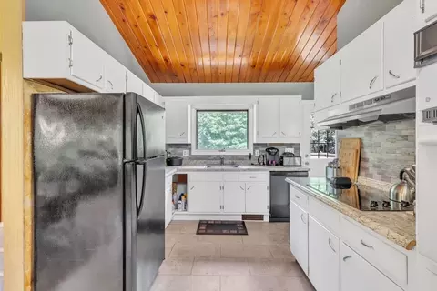 66 High St, Upton, MA 01568 photo 21
