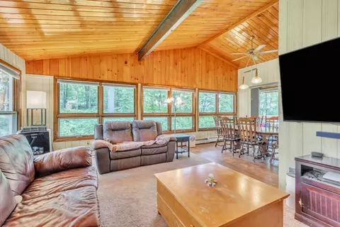 66 High St, Upton, MA 01568 photo 13