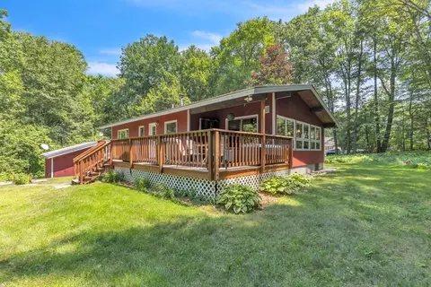 66 High St, Upton, MA 01568 photo 2