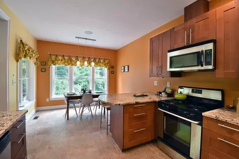 17 Pearl St, Upton, MA 01568 photo 11