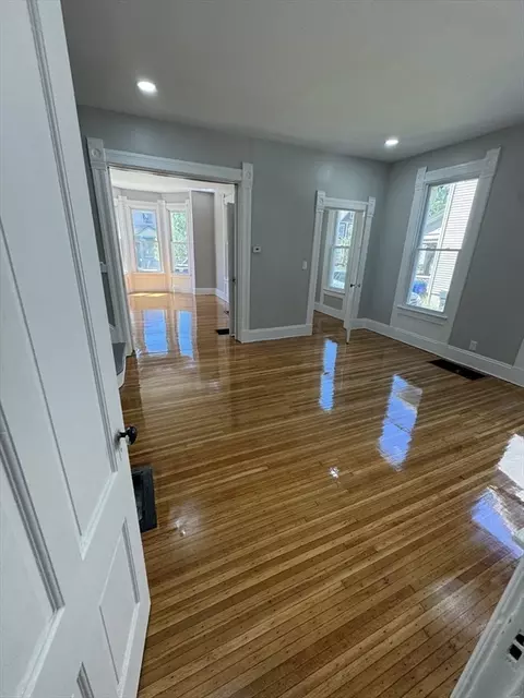 Living - 15-17 Wellesley St, Springfield, MA 01109 photo 2 of 5