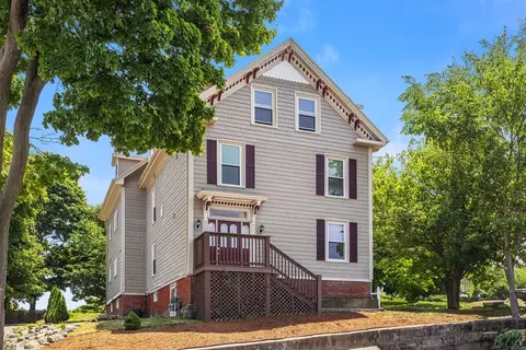 11 Symonds St #3, Salem, MA 01970