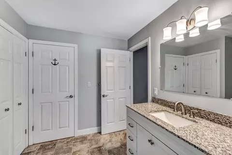 21 Debbie Ln, Mashpee, MA 02649 photo 15