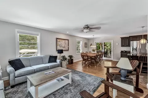 21 Debbie Ln, Mashpee, MA 02649 photo 8