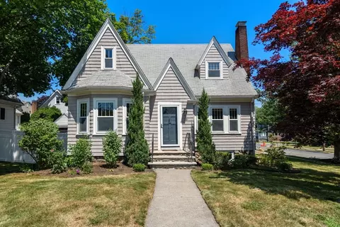 26 Keniston Rd, Melrose, MA 02176