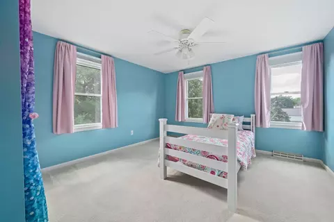 Bedroom - 5 Pear Tree Dr, Canton, MA 02021 photo 5 of 8