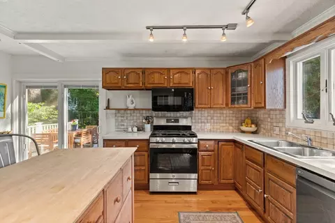 4 Bisson St, Beverly, MA 01915 photo 19