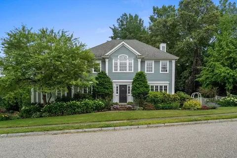 140 Colonial Ave, North Andover, MA 01845