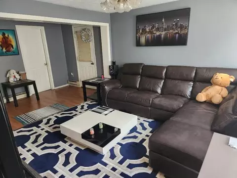 Living - 21 Brattle St, Worcester, MA 01606 photo 1 of 2