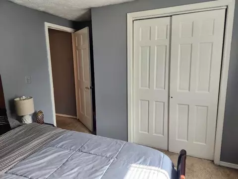 Bedroom - 21 Brattle St, Worcester, MA 01606 photo 2 of 2