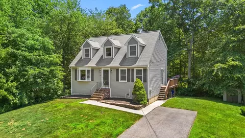 100 Cavalier Ave, Taunton, MA 02780