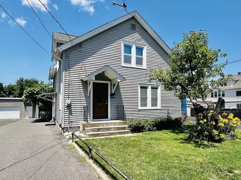 16 Rogers Ave, Springfield, MA 01151
