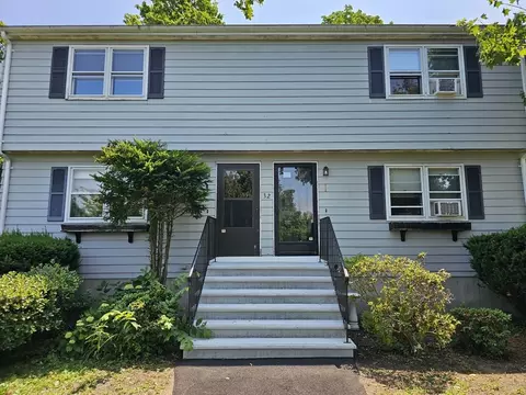 32 Jennifer Ln, Peabody, MA 01960