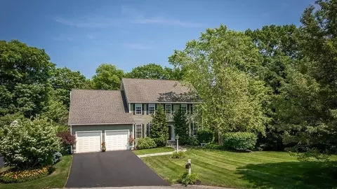 4 Princemere Ln, Wenham, MA 01984