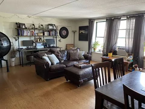 108 Peterborough St #6E, Boston, MA 02215
