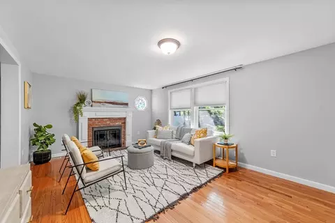 Living - 4 Nancy Rd, Natick, MA 01760 photo 2 of 6