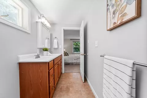 Bath - 4 Nancy Rd, Natick, MA 01760 photo 2 of 4