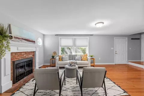 Living - 4 Nancy Rd, Natick, MA 01760 photo 3 of 6
