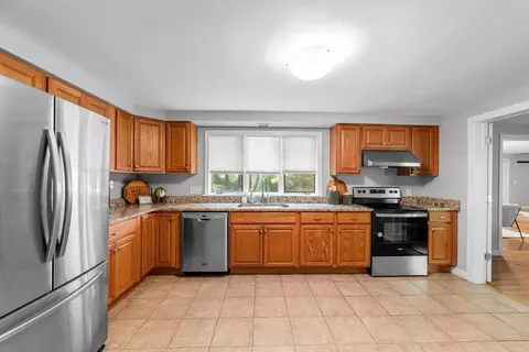 Kitchen - 4 Nancy Rd, Natick, MA 01760 photo 2 of 5