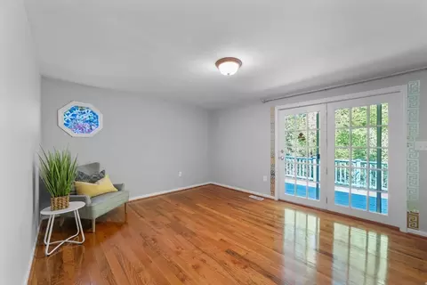 Living - 4 Nancy Rd, Natick, MA 01760 photo 4 of 6