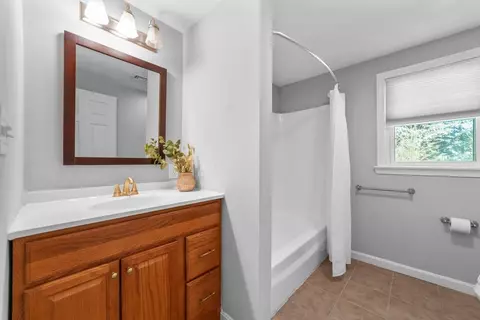 Bath - 4 Nancy Rd, Natick, MA 01760 photo 4 of 4