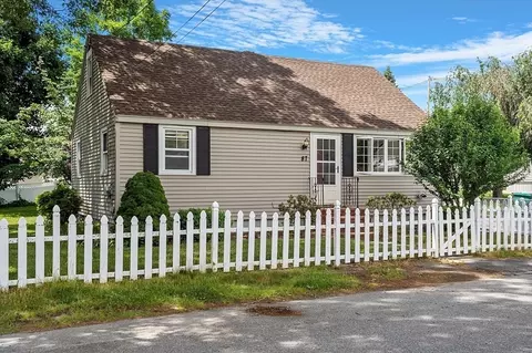 87 Corey St, Lowell, MA 01851