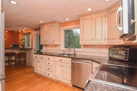 146 Forest St, Middleton, MA 01949 photo 13
