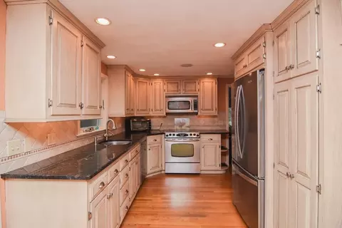 146 Forest St, Middleton, MA 01949 photo 9