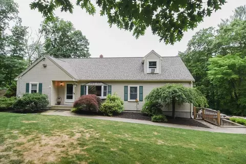 146 Forest St, Middleton, MA 01949 photo 2