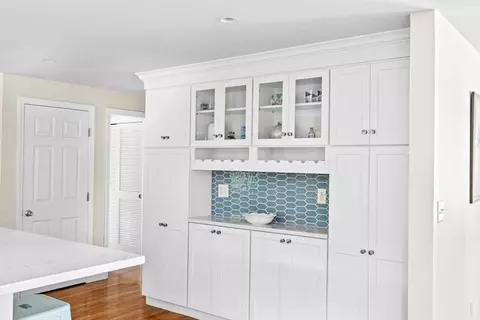 Kitchen - 104 Manatee Rd, Hingham, MA 02043 photo 5 of 5
