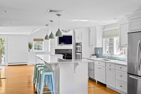 Kitchen - 104 Manatee Rd, Hingham, MA 02043 photo 4 of 5