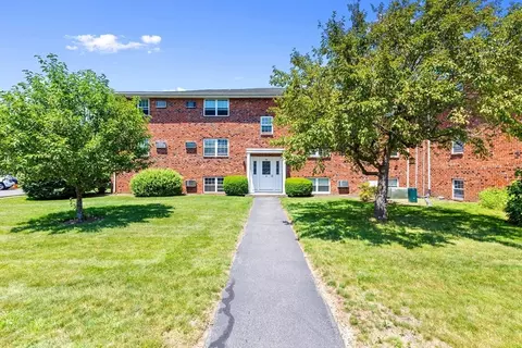 91 Pleasant St #D11, Medfield, MA 02052