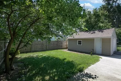 239 El Paso St, Springfield, MA 01104 photo 5
