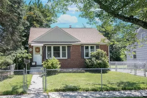 239 El Paso St, Springfield, MA 01104