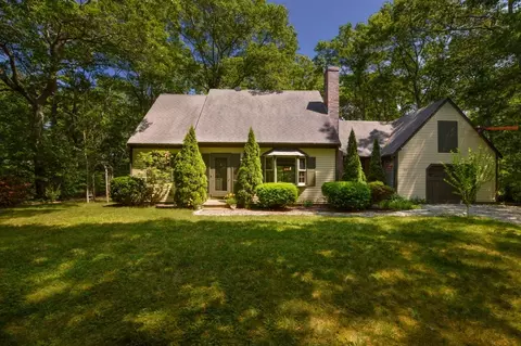 100 Quaker Meetinghouse Rd, Sandwich, MA 02537