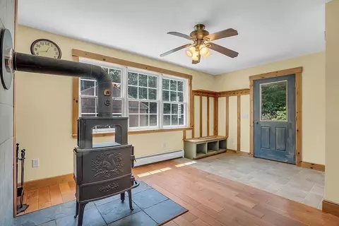 Entry Way - 371 Walnut Hill Rd, Orange, MA 01364 photo 1 of 2
